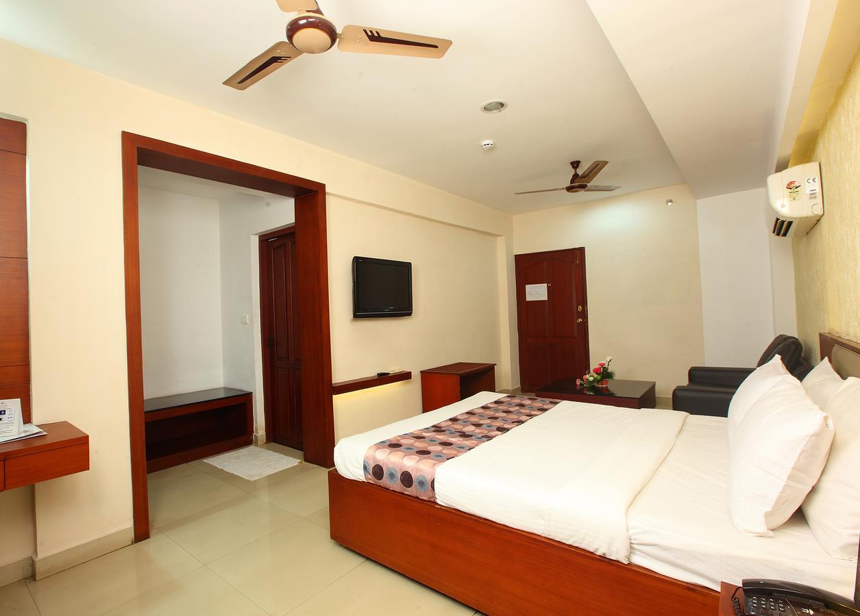 ตรีชุระ ทาวเวอร์ Hotel Thrissur ภายนอก รูปภาพ