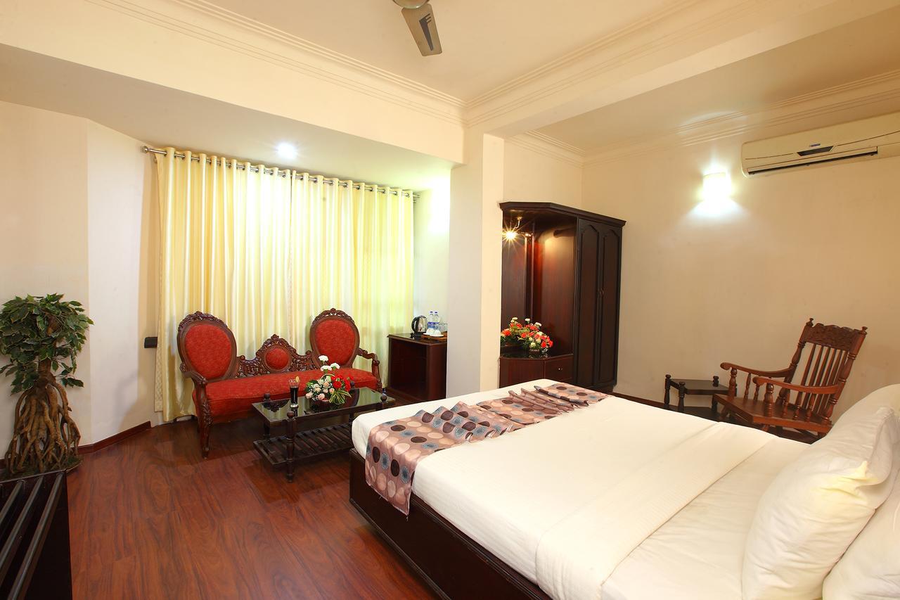 ตรีชุระ ทาวเวอร์ Hotel Thrissur ภายนอก รูปภาพ