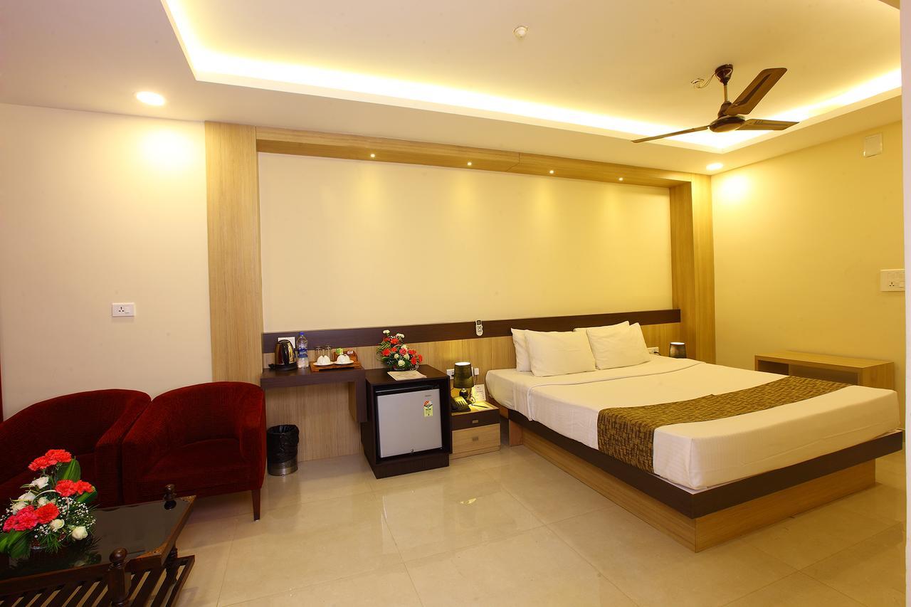 ตรีชุระ ทาวเวอร์ Hotel Thrissur ภายนอก รูปภาพ