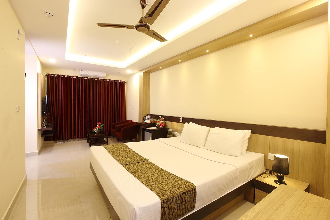 ตรีชุระ ทาวเวอร์ Hotel Thrissur ภายนอก รูปภาพ