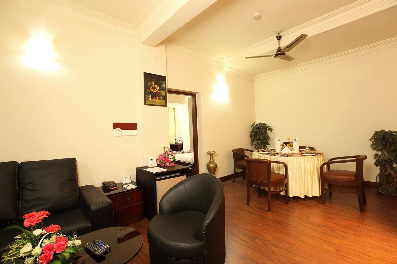ตรีชุระ ทาวเวอร์ Hotel Thrissur ภายนอก รูปภาพ
