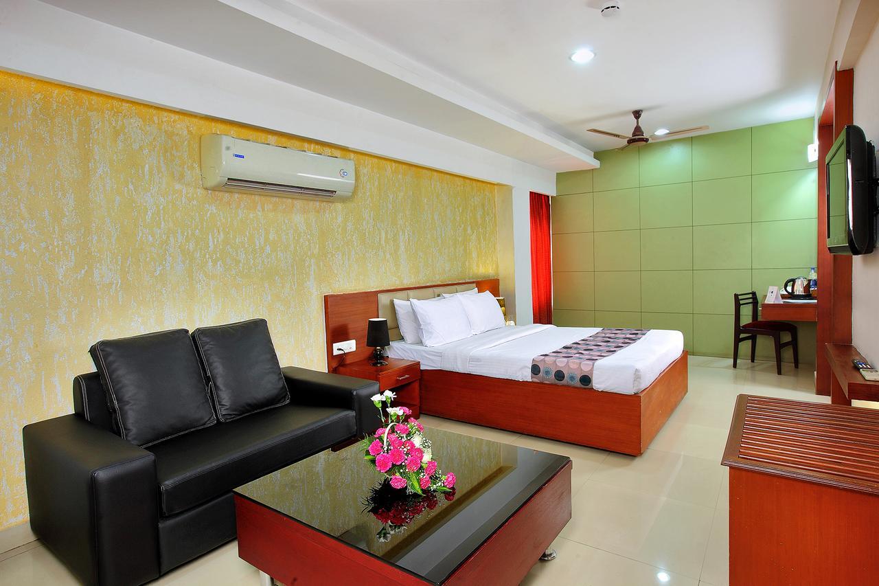 ตรีชุระ ทาวเวอร์ Hotel Thrissur ภายนอก รูปภาพ