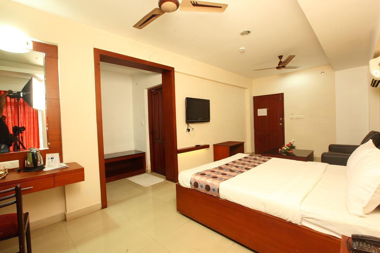 ตรีชุระ ทาวเวอร์ Hotel Thrissur ภายนอก รูปภาพ